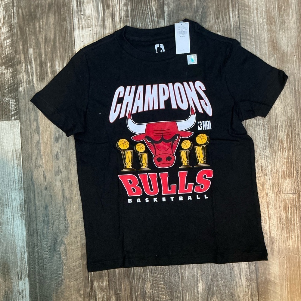Kids Black Chicago Bulls Champions T-Shirt Size 6/7